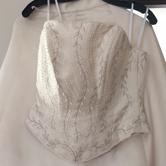 Wedding Dress - Picture 1 of 4